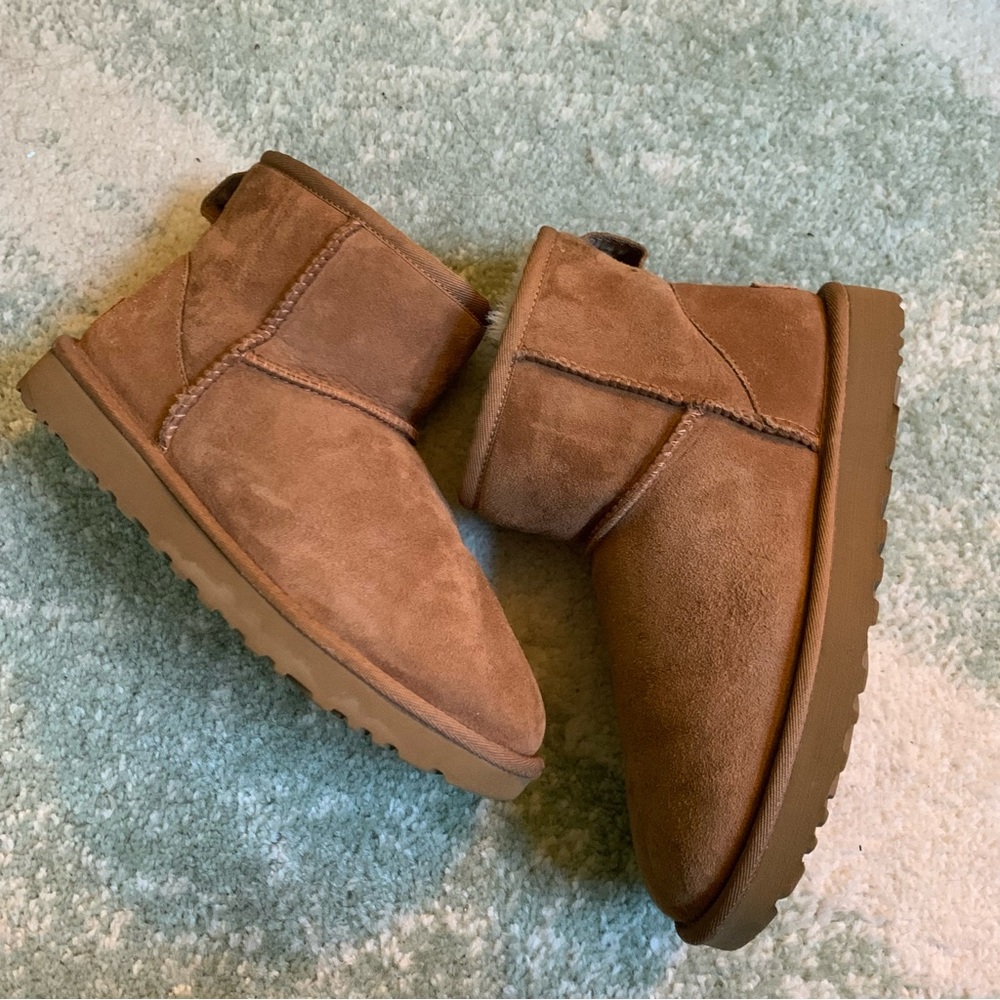 Ugg Classic Mini II Boots Winter Chestnut Size 7 S/N 1016222 $160